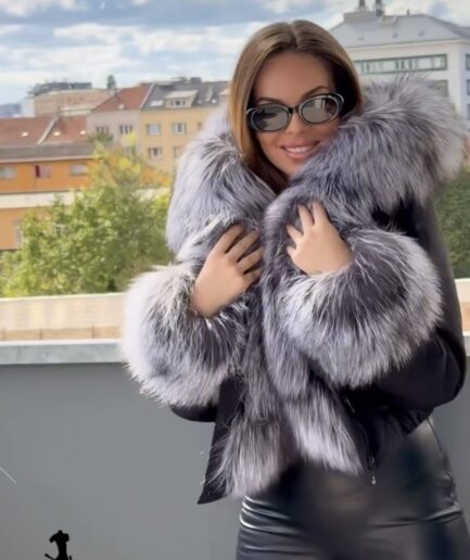 Black parka with grey argentina fox fur